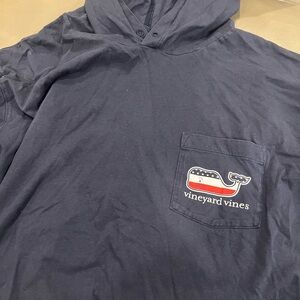 Vineyard Vines tshirt hoodie